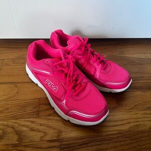 Brand new women’s FILA sneakers